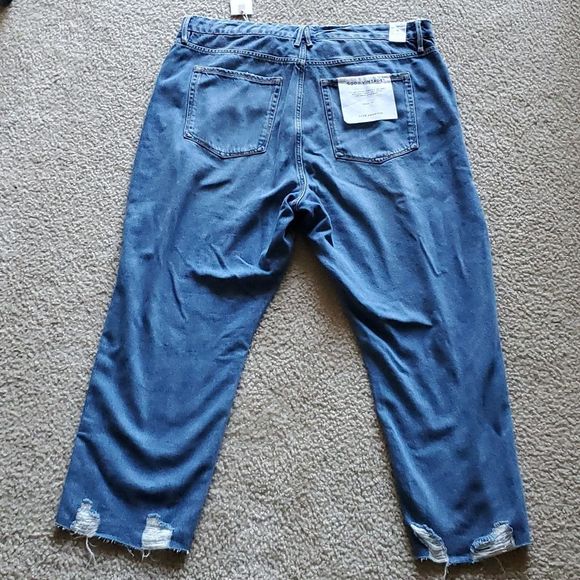 NWT Good American Vintage Jagged Hem Straight Leg Jeans- 18 - Picture 9 of 11